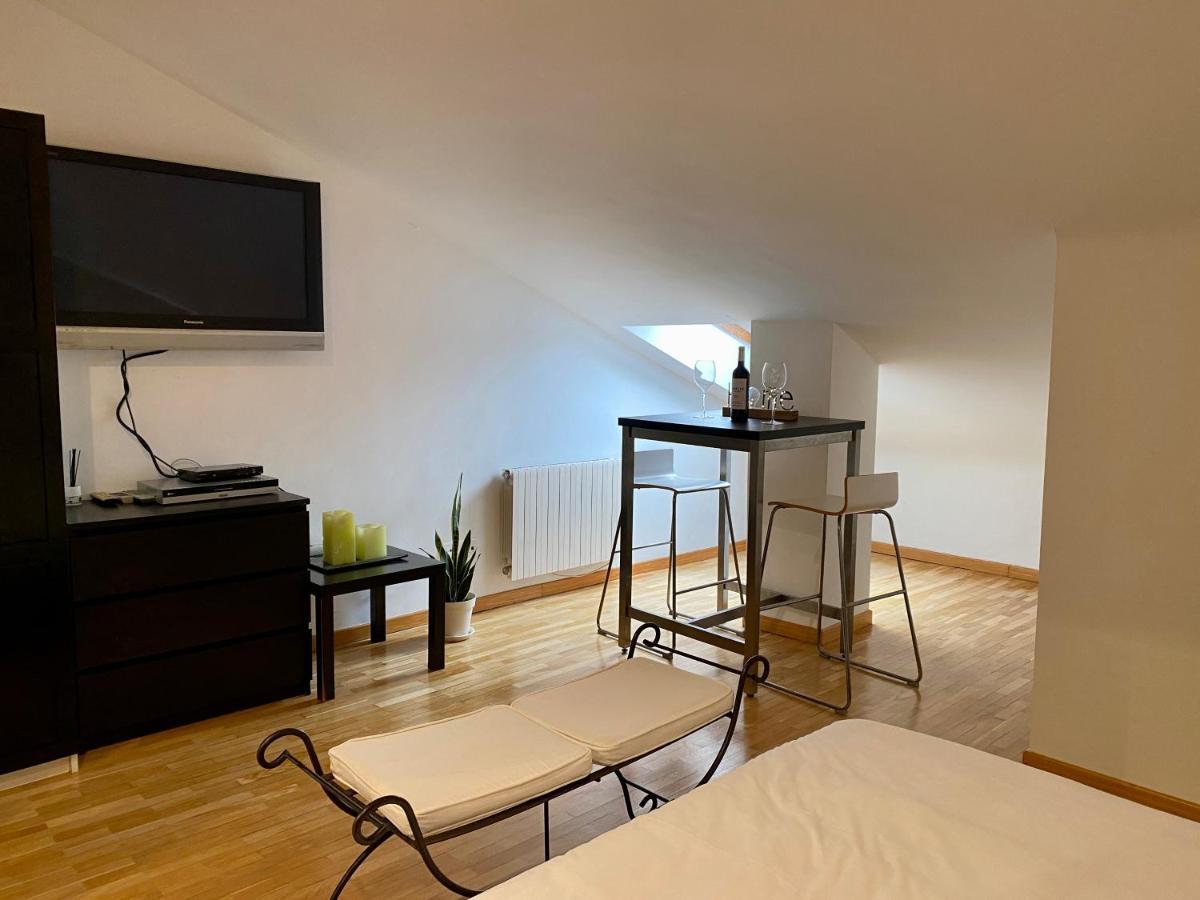 Atico Duplex Rio Ebro Apartment อาโร ภายนอก รูปภาพ